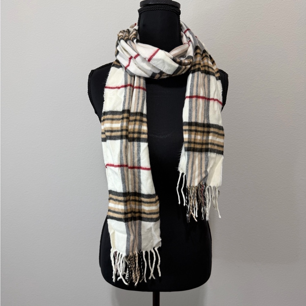 🔥SALE🔥V. FRAAS Cream and Tan Checkered Scarf